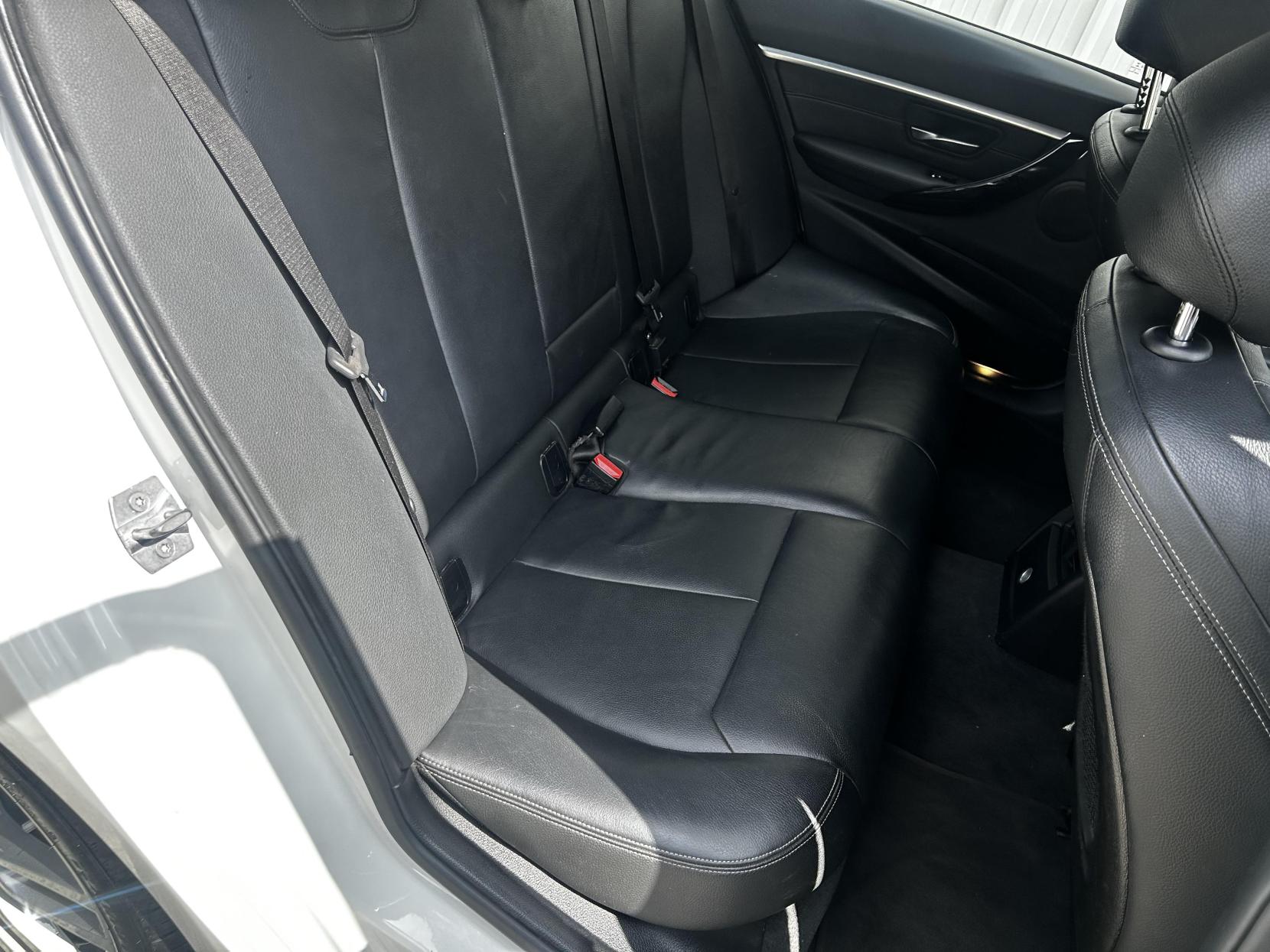BMW 3 Series 2.0 330e 7.6kWh M Sport Saloon 4dr Petrol Plug-in Hybrid Auto Euro 6 (s/s) (252 ps)