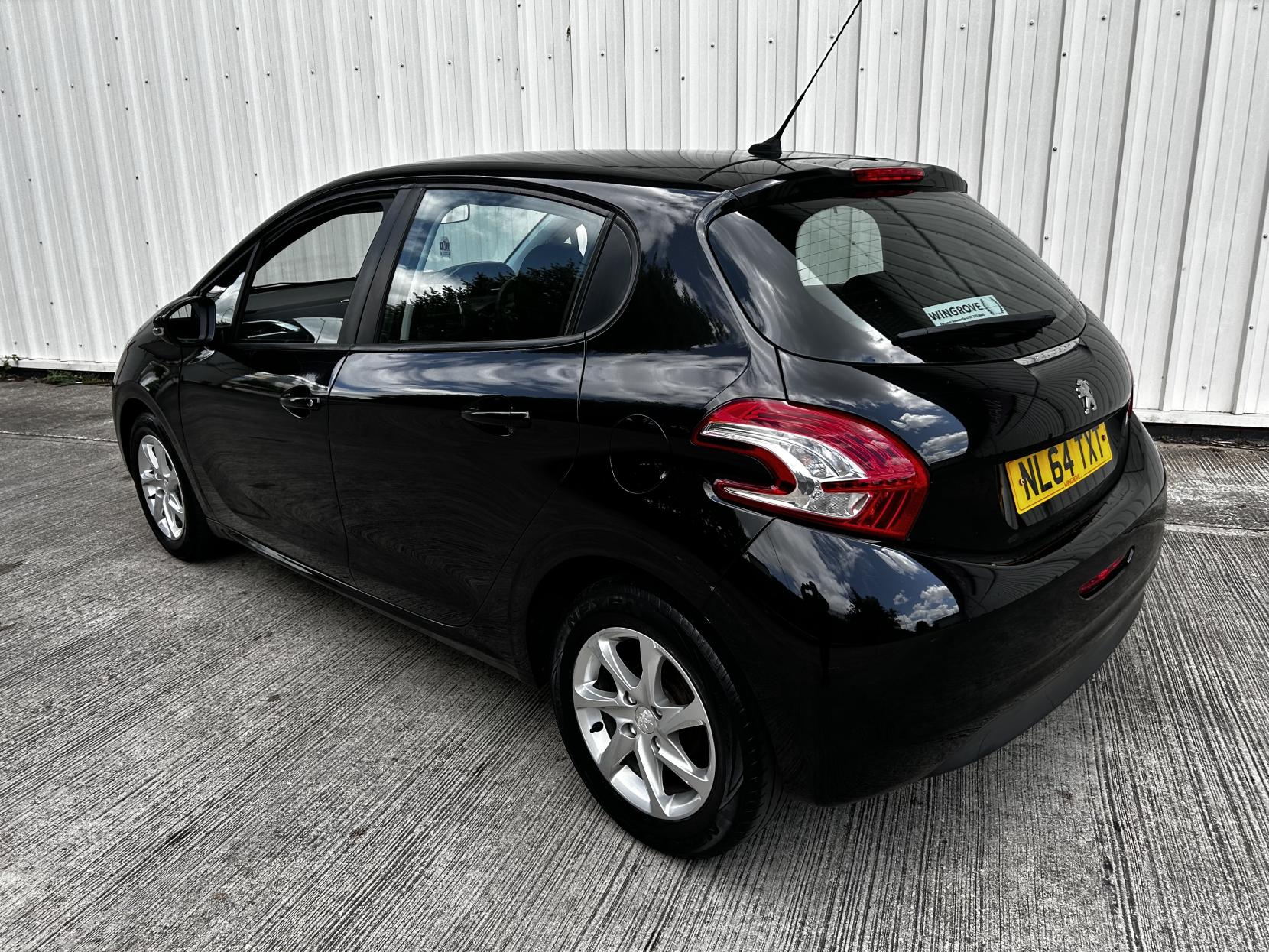 Peugeot 208 1.2 VTi PureTech Active Hatchback 5dr Petrol Manual Euro 5 (82 ps)