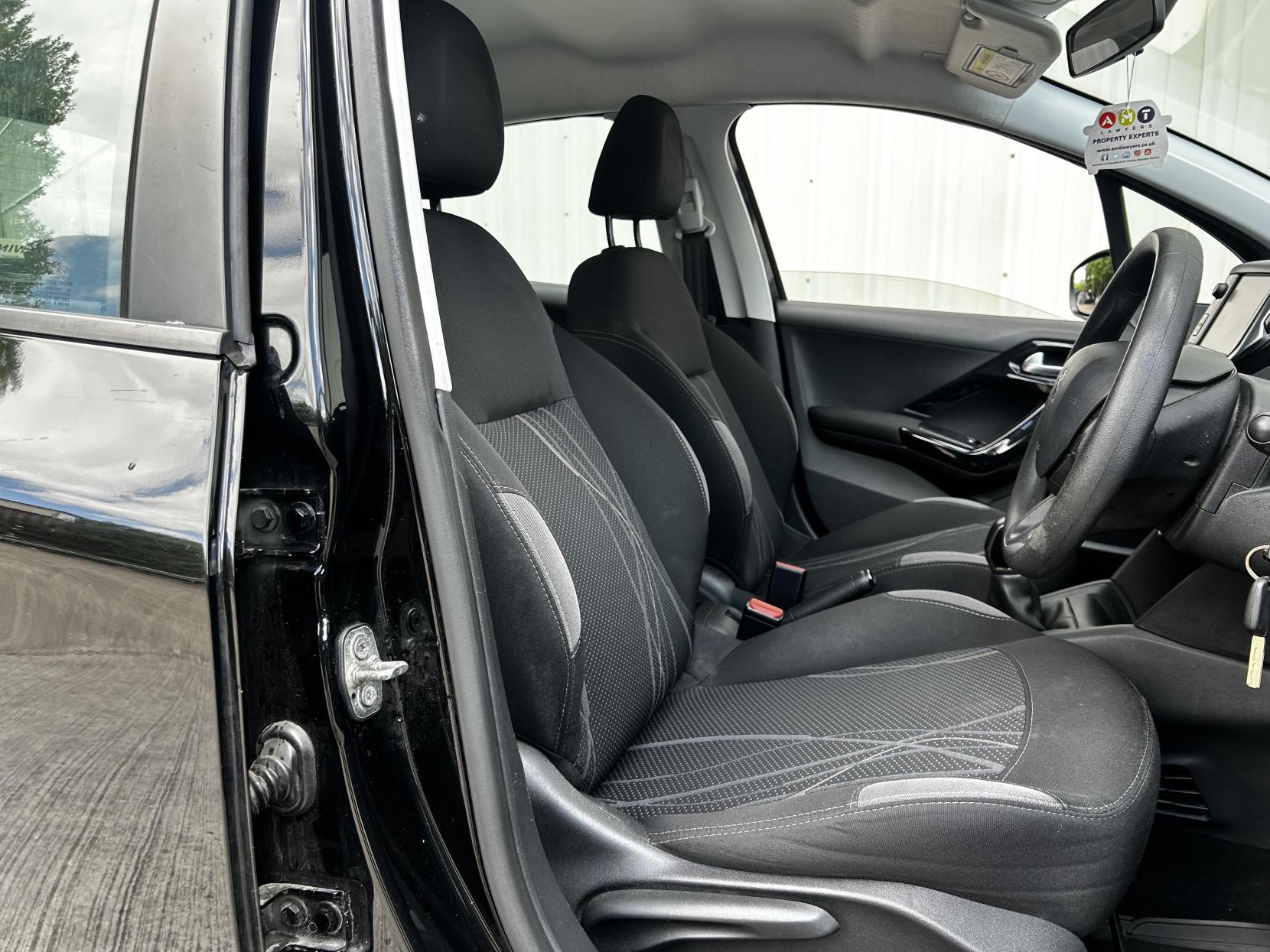 Peugeot 208 1.2 VTi PureTech Active Hatchback 5dr Petrol Manual Euro 5 (82 ps)