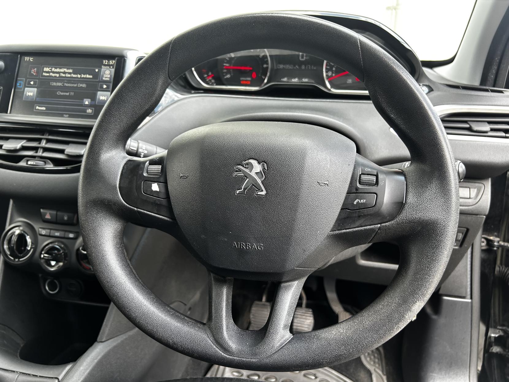 Peugeot 208 1.2 VTi PureTech Active Hatchback 5dr Petrol Manual Euro 5 (82 ps)