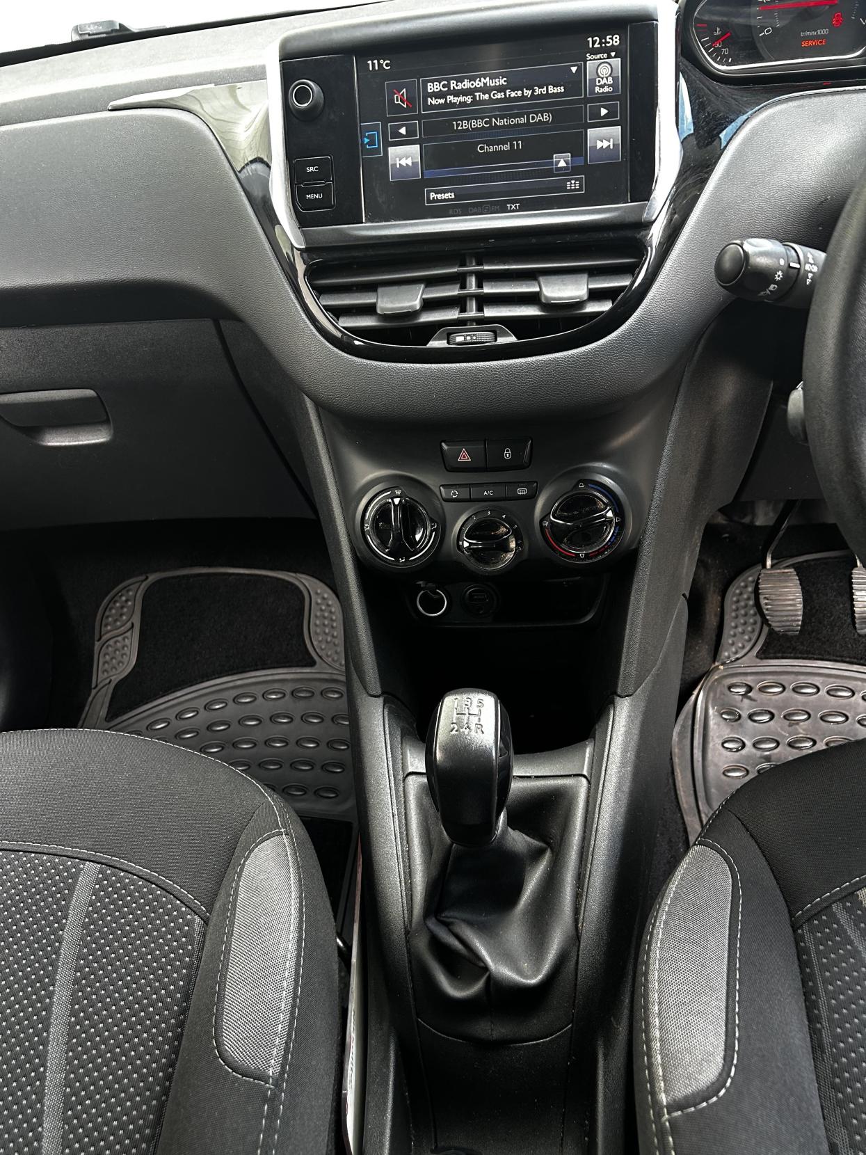 Peugeot 208 1.2 VTi PureTech Active Hatchback 5dr Petrol Manual Euro 5 (82 ps)