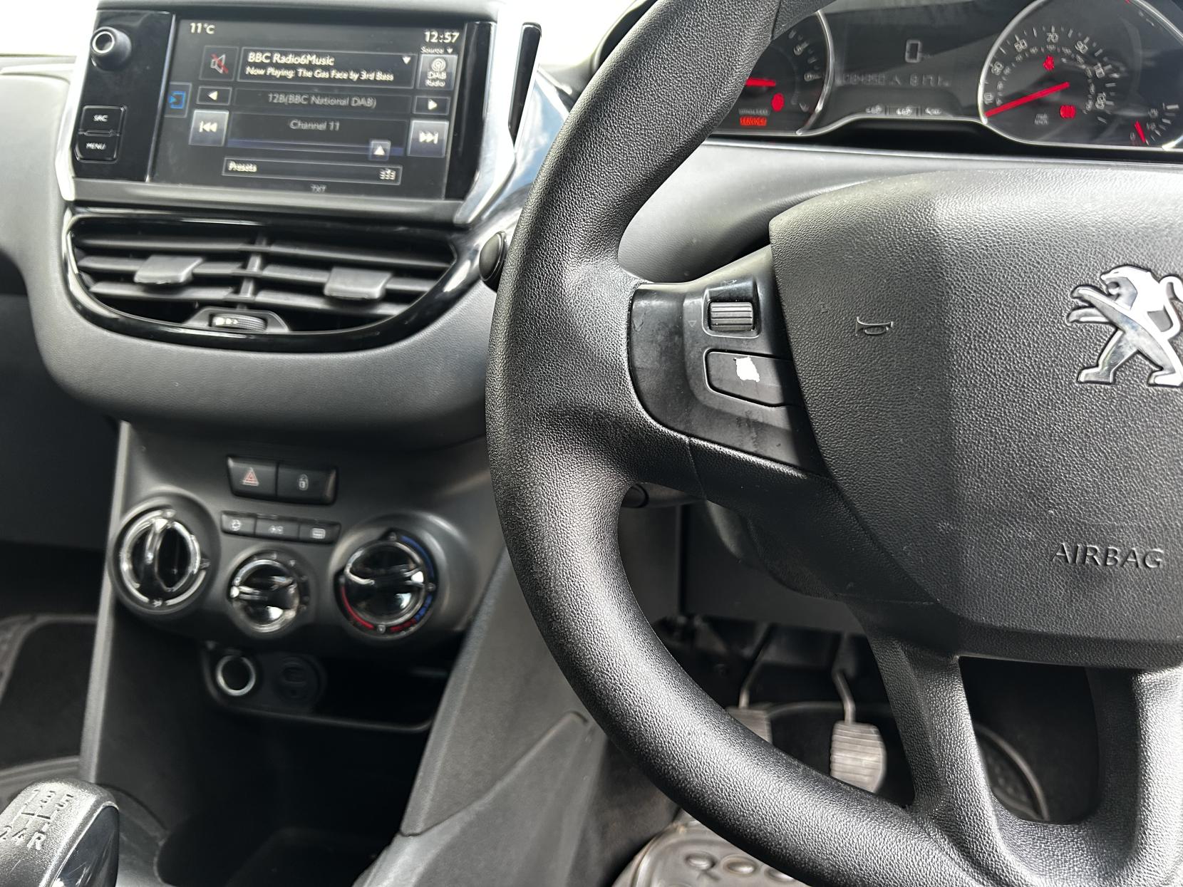 Peugeot 208 1.2 VTi PureTech Active Hatchback 5dr Petrol Manual Euro 5 (82 ps)