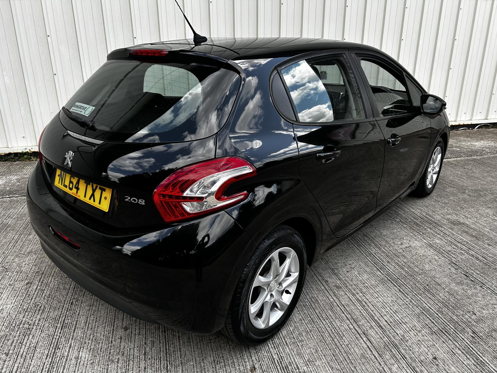 Peugeot 208 1.2 VTi PureTech Active Hatchback 5dr Petrol Manual Euro 5 (82 ps)