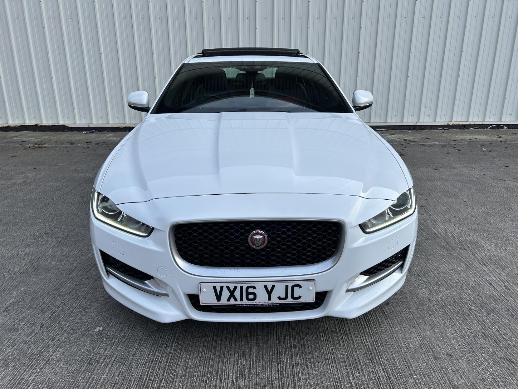 Jaguar XE 2.0d R-Sport Saloon 4dr Diesel Auto Euro 6 (s/s) (180 ps)