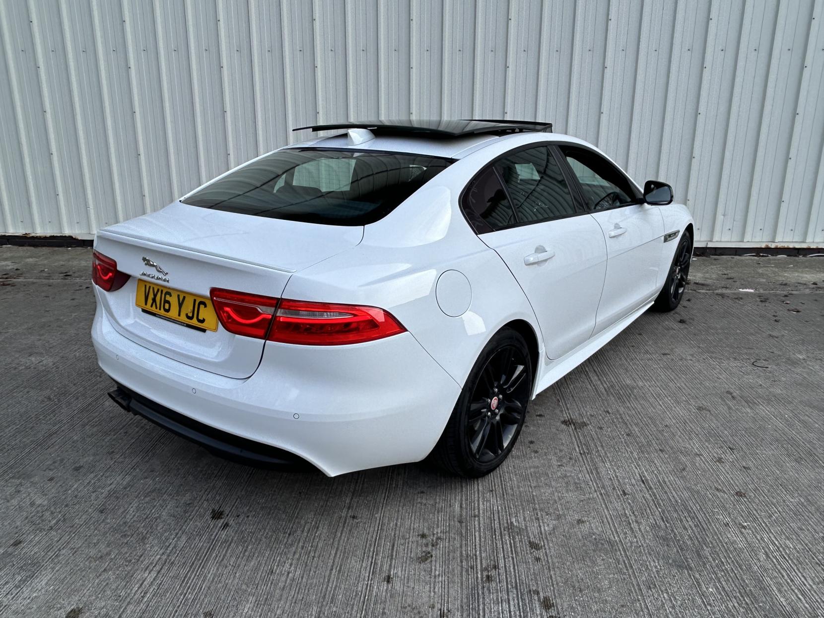 Jaguar XE 2.0d R-Sport Saloon 4dr Diesel Auto Euro 6 (s/s) (180 ps)