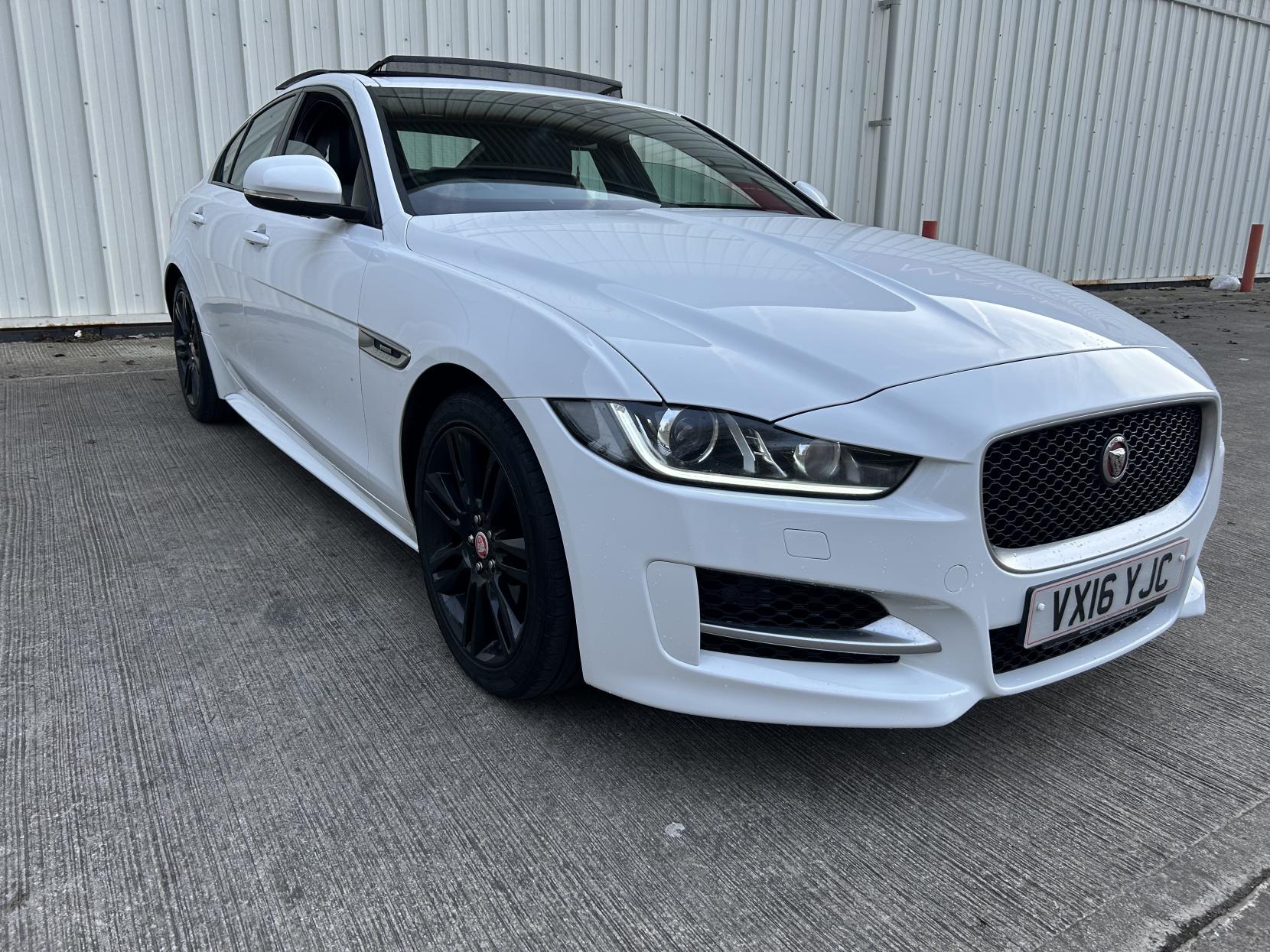 Jaguar XE 2.0d R-Sport Saloon 4dr Diesel Auto Euro 6 (s/s) (180 ps)