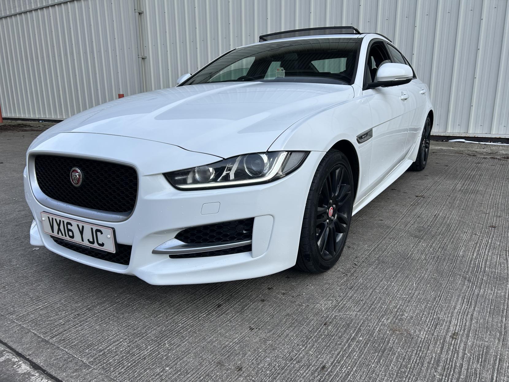 Jaguar XE 2.0d R-Sport Saloon 4dr Diesel Auto Euro 6 (s/s) (180 ps)