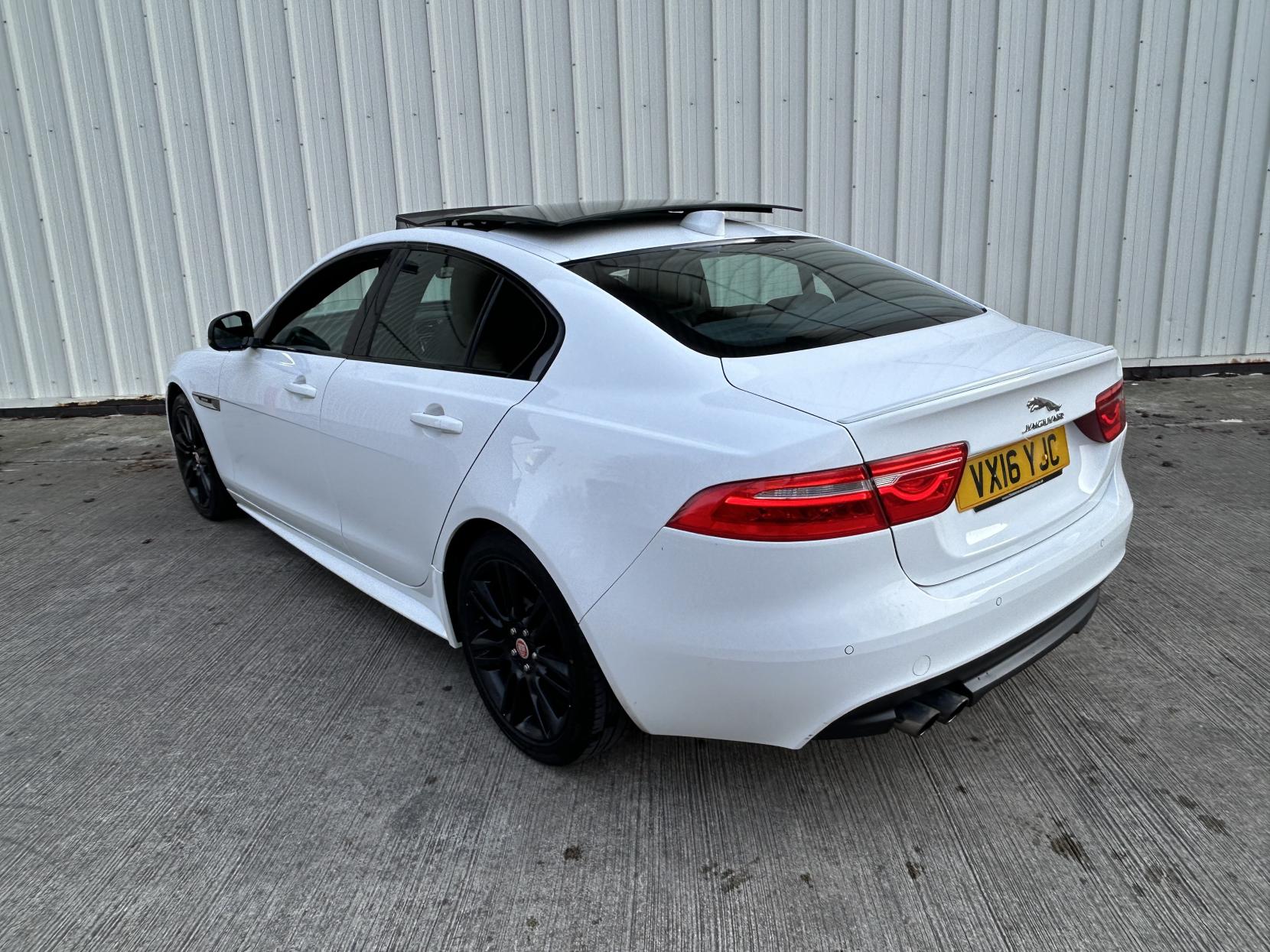 Jaguar XE 2.0d R-Sport Saloon 4dr Diesel Auto Euro 6 (s/s) (180 ps)