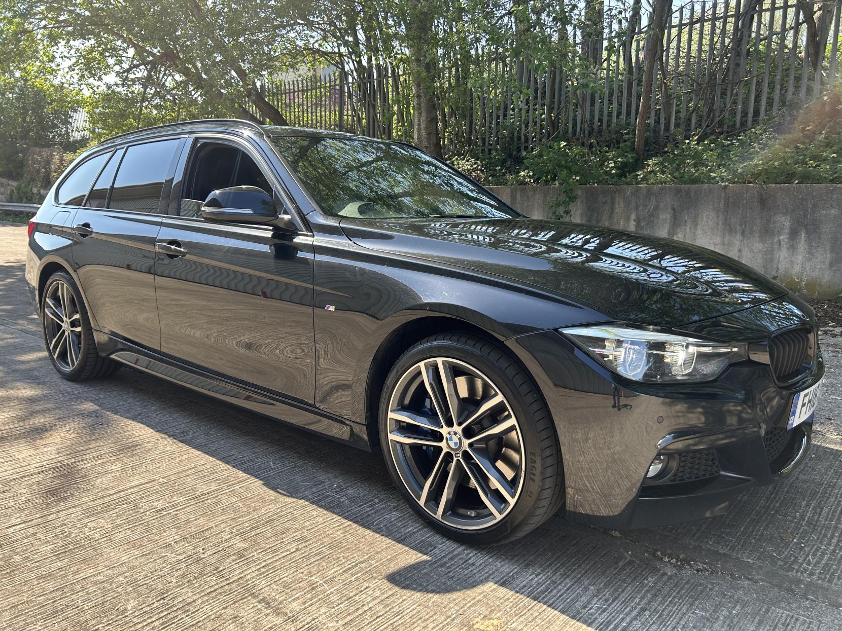 BMW 3 Series 3.0 330d M Sport Shadow Edition Touring 5dr Diesel Auto xDrive Euro 6 (s/s) (258 ps)