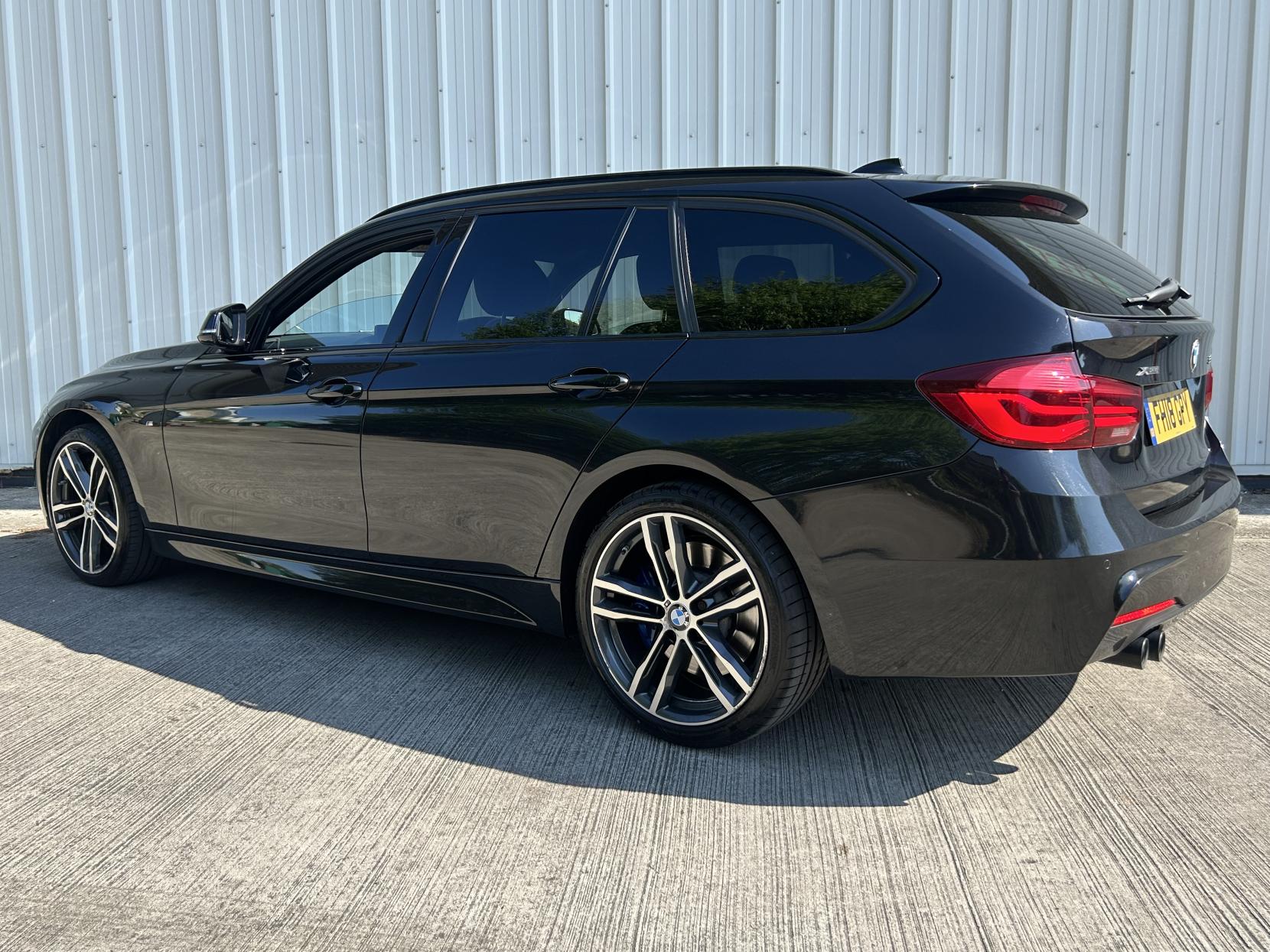 BMW 3 Series 3.0 330d M Sport Shadow Edition Touring 5dr Diesel Auto xDrive Euro 6 (s/s) (258 ps)
