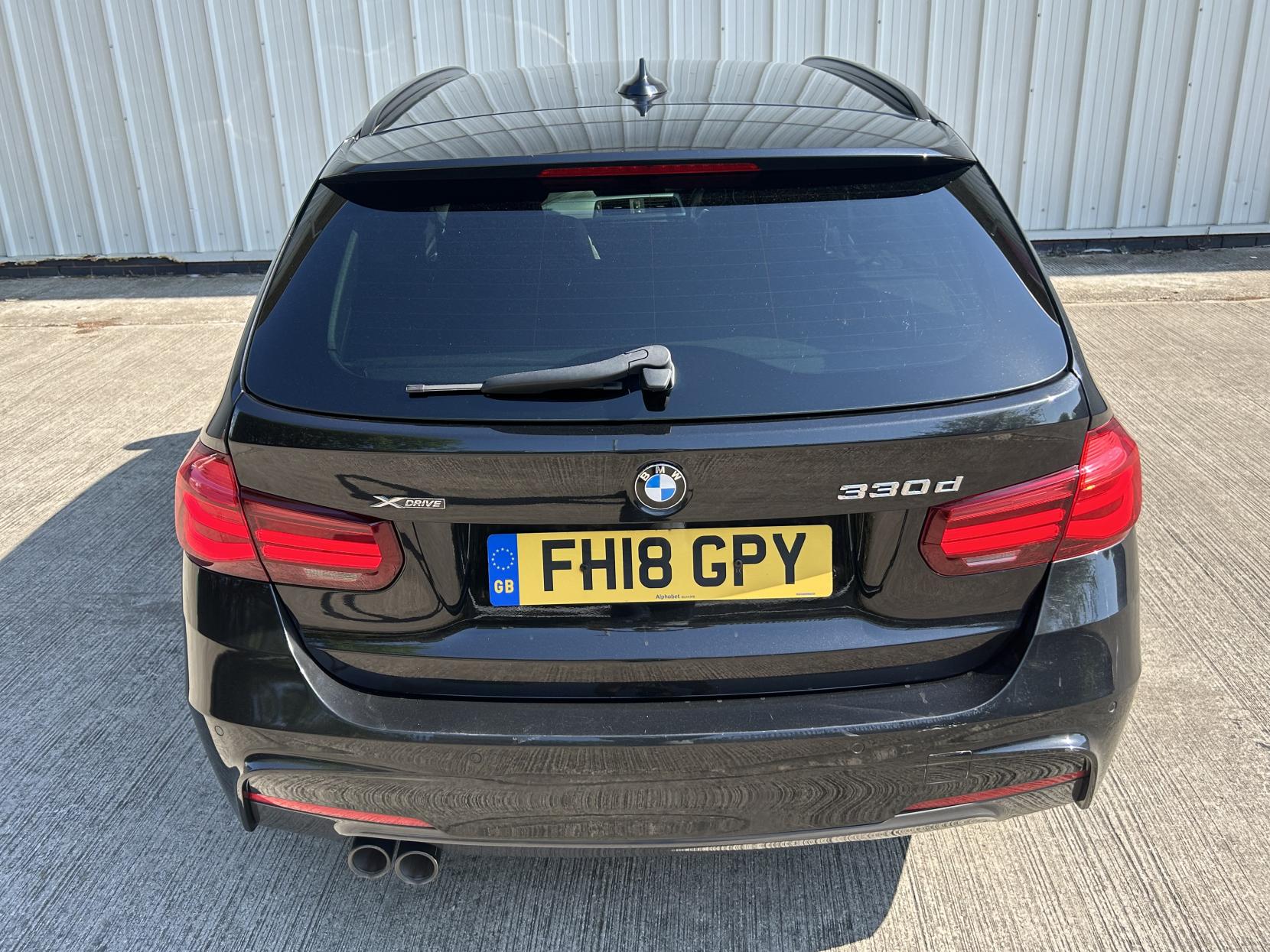 BMW 3 Series 3.0 330d M Sport Shadow Edition Touring 5dr Diesel Auto xDrive Euro 6 (s/s) (258 ps)