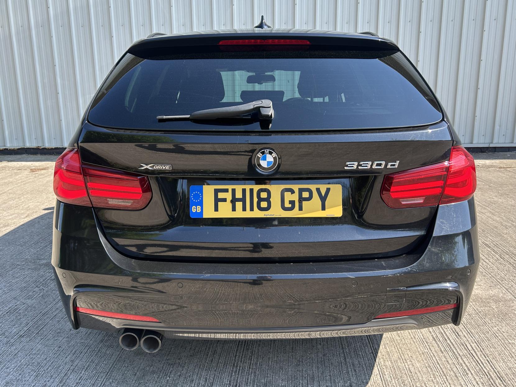BMW 3 Series 3.0 330d M Sport Shadow Edition Touring 5dr Diesel Auto xDrive Euro 6 (s/s) (258 ps)