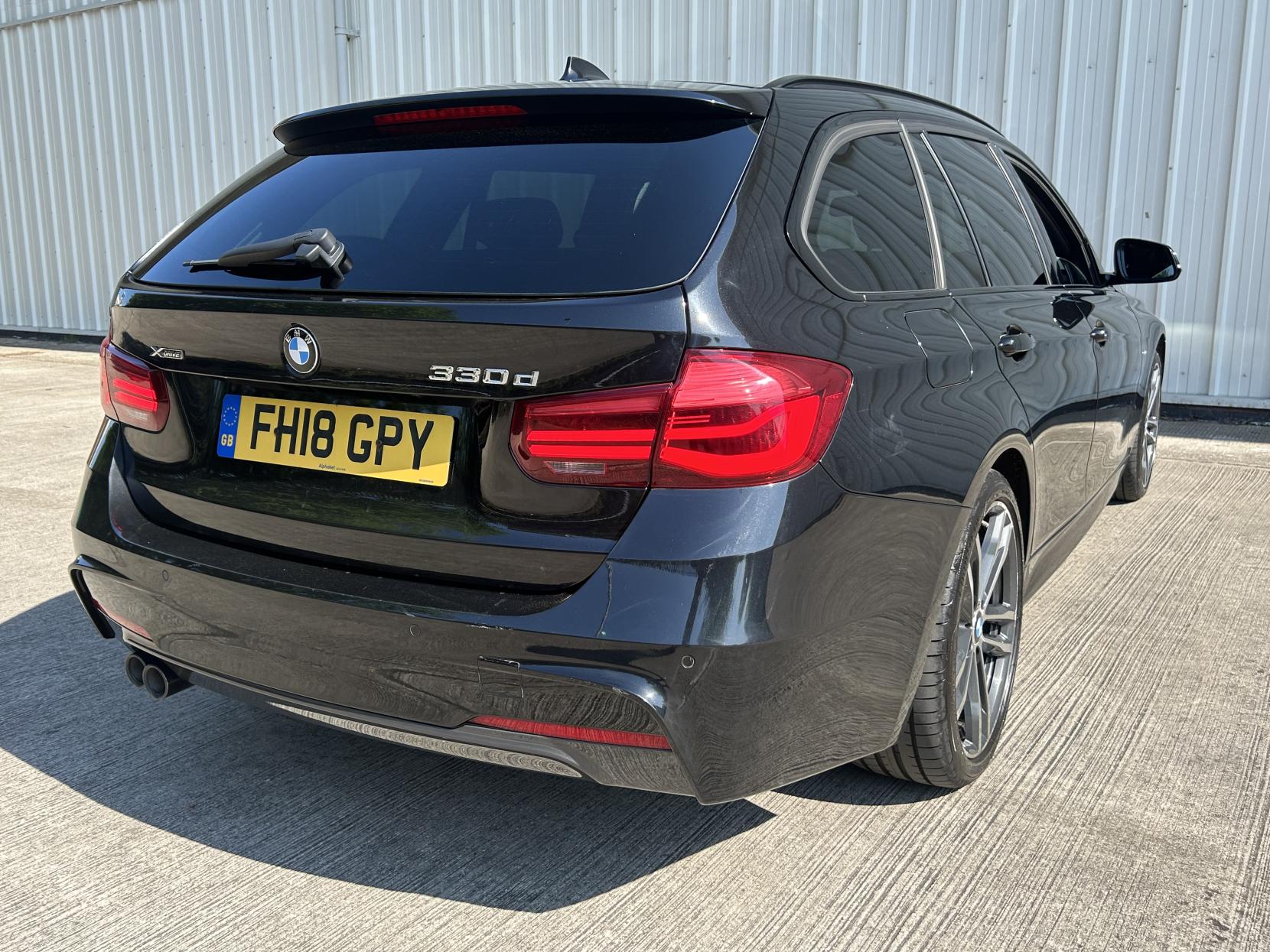 BMW 3 Series 3.0 330d M Sport Shadow Edition Touring 5dr Diesel Auto xDrive Euro 6 (s/s) (258 ps)