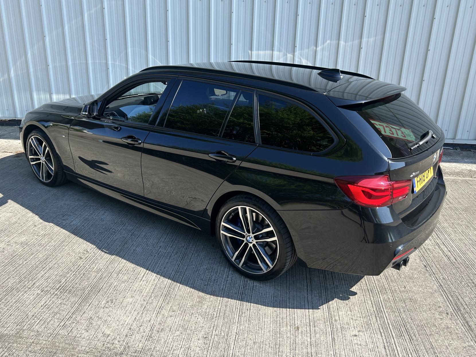 BMW 3 Series 3.0 330d M Sport Shadow Edition Touring 5dr Diesel Auto xDrive Euro 6 (s/s) (258 ps)