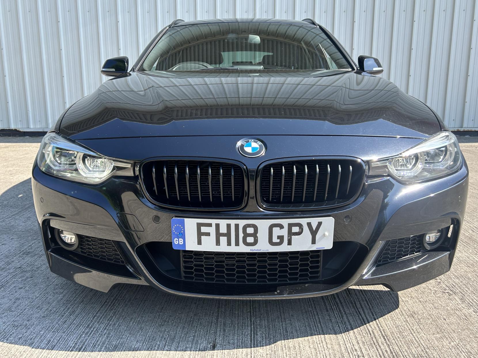 BMW 3 Series 3.0 330d M Sport Shadow Edition Touring 5dr Diesel Auto xDrive Euro 6 (s/s) (258 ps)