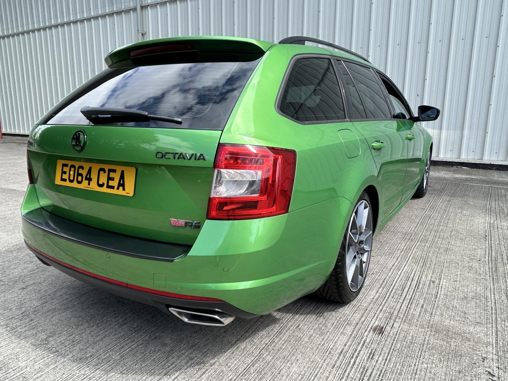 Skoda Octavia 2.0 TDI vRS Estate 5dr Diesel DSG Euro 5 (s/s) (184 ps)