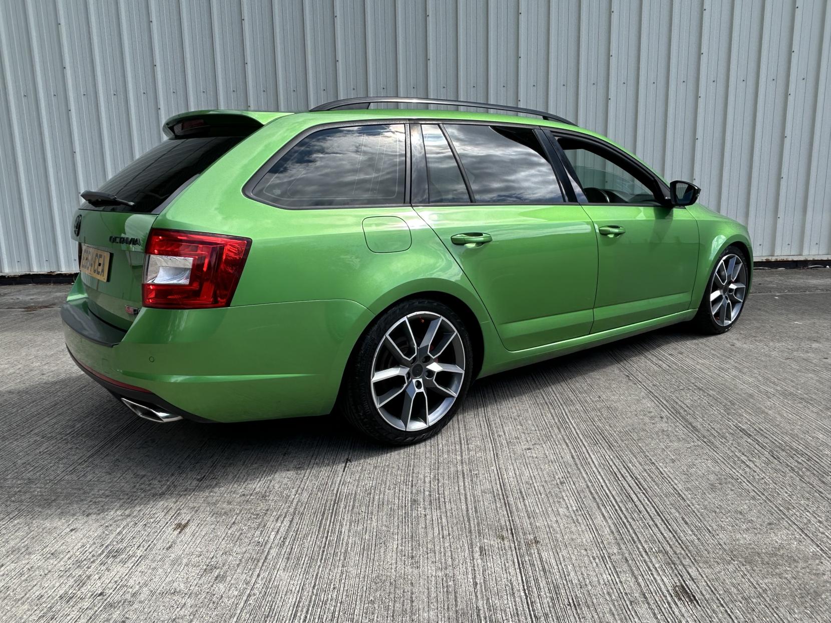 Skoda Octavia 2.0 TDI vRS Estate 5dr Diesel DSG Euro 5 (s/s) (184 ps)