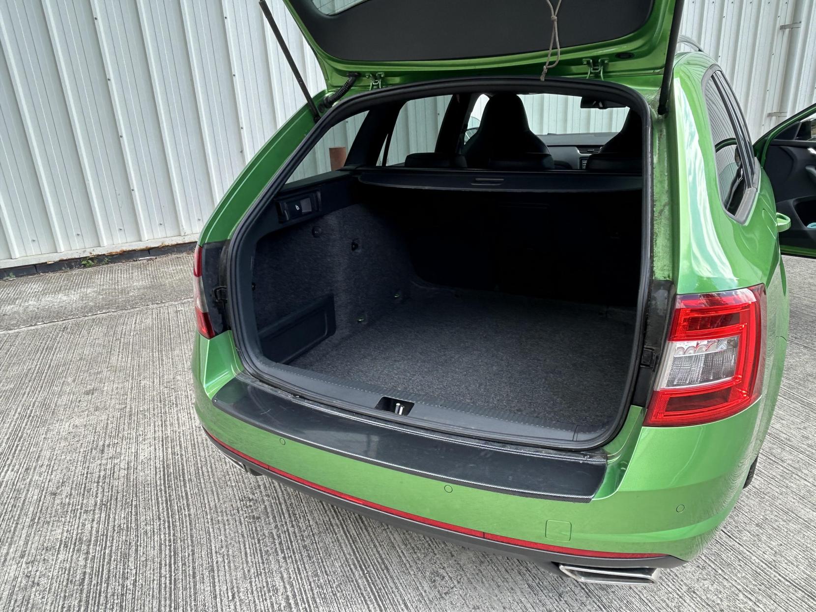 Skoda Octavia 2.0 TDI vRS Estate 5dr Diesel DSG Euro 5 (s/s) (184 ps)