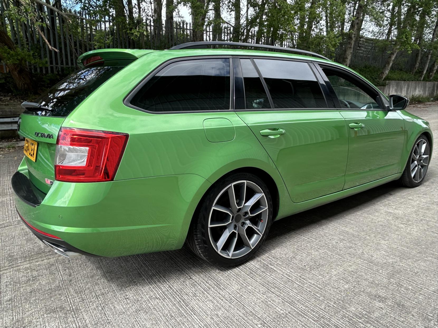 Skoda Octavia 2.0 TDI vRS Estate 5dr Diesel DSG Euro 5 (s/s) (184 ps)