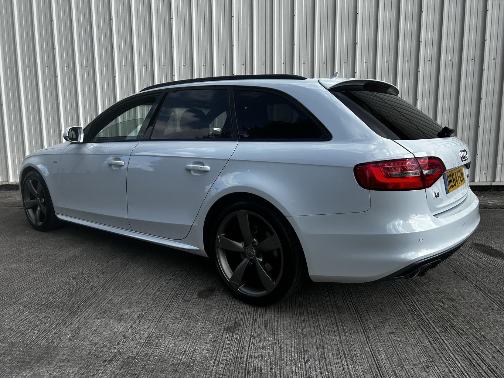 Audi A4 Avant 2.0 TDI Black Edition Estate 5dr Diesel Multitronic Euro 5 (s/s) (150 ps)