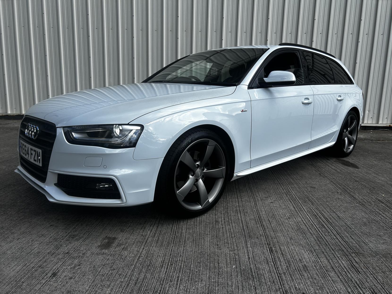 Audi A4 Avant 2.0 TDI Black Edition Estate 5dr Diesel Multitronic Euro 5 (s/s) (150 ps)
