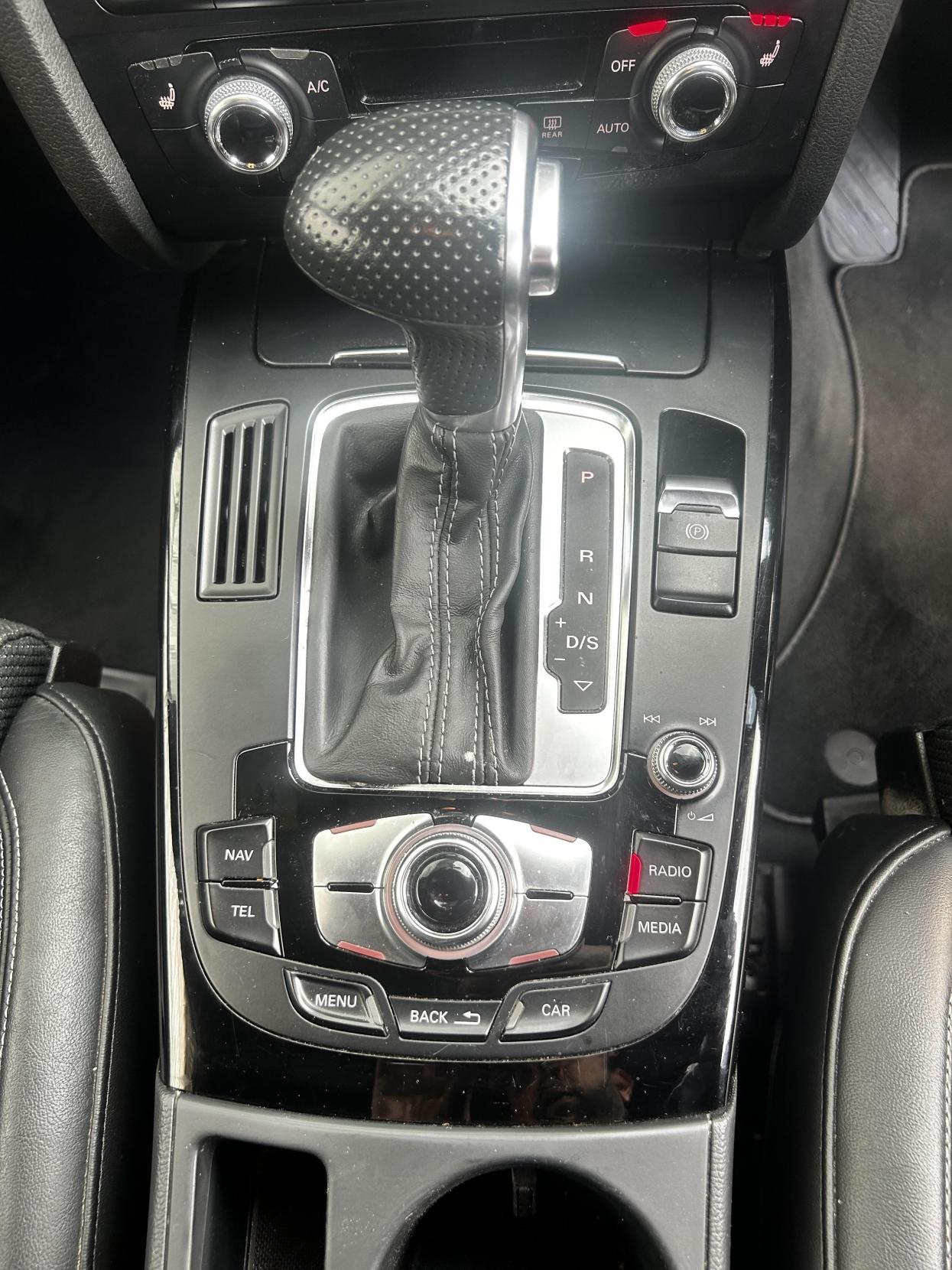 Audi A4 Avant 2.0 TDI Black Edition Estate 5dr Diesel Multitronic Euro 5 (s/s) (150 ps)