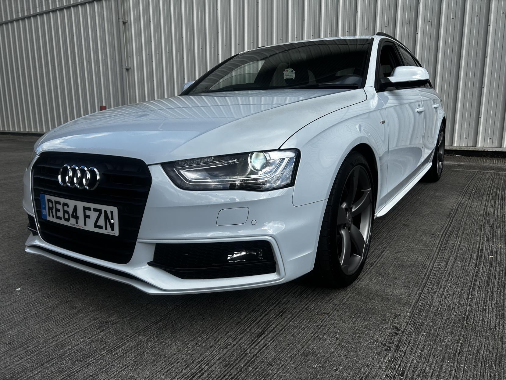 Audi A4 Avant 2.0 TDI Black Edition Estate 5dr Diesel Multitronic Euro 5 (s/s) (150 ps)
