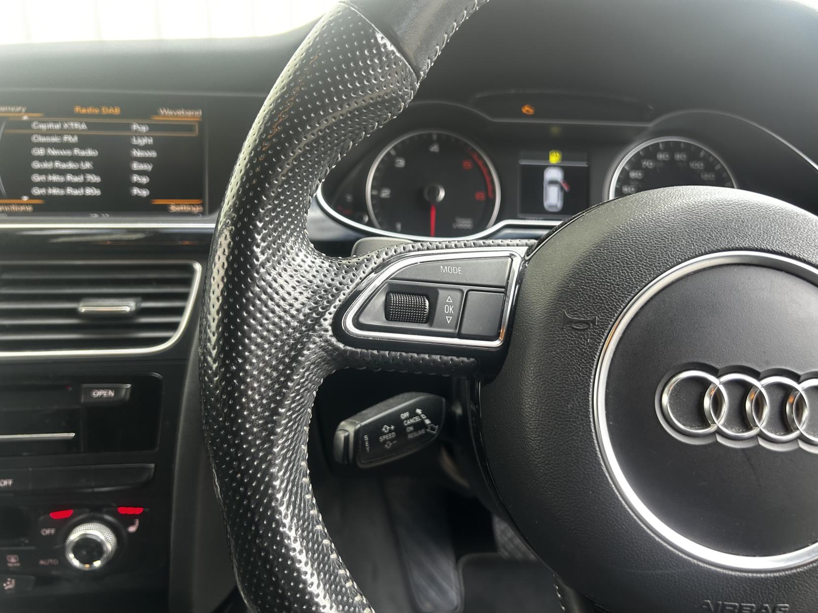 Audi A4 Avant 2.0 TDI Black Edition Estate 5dr Diesel Multitronic Euro 5 (s/s) (150 ps)