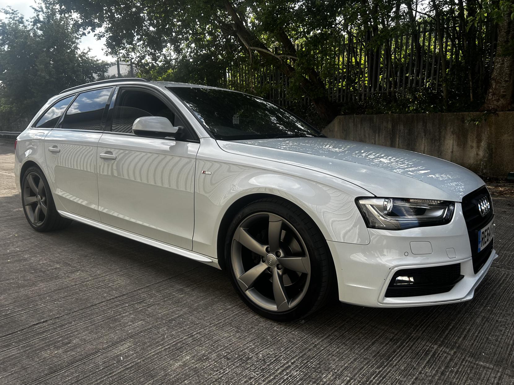Audi A4 Avant 2.0 TDI Black Edition Estate 5dr Diesel Multitronic Euro 5 (s/s) (150 ps)