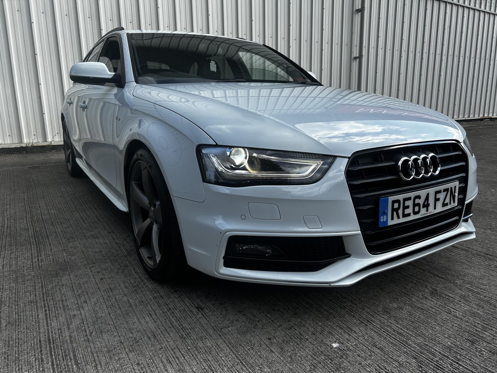 Audi A4 Avant 2.0 TDI Black Edition Estate 5dr Diesel Multitronic Euro 5 (s/s) (150 ps)