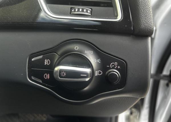 Audi A4 Avant 2.0 TDI Black Edition Estate 5dr Diesel Multitronic Euro 5 (s/s) (150 ps)