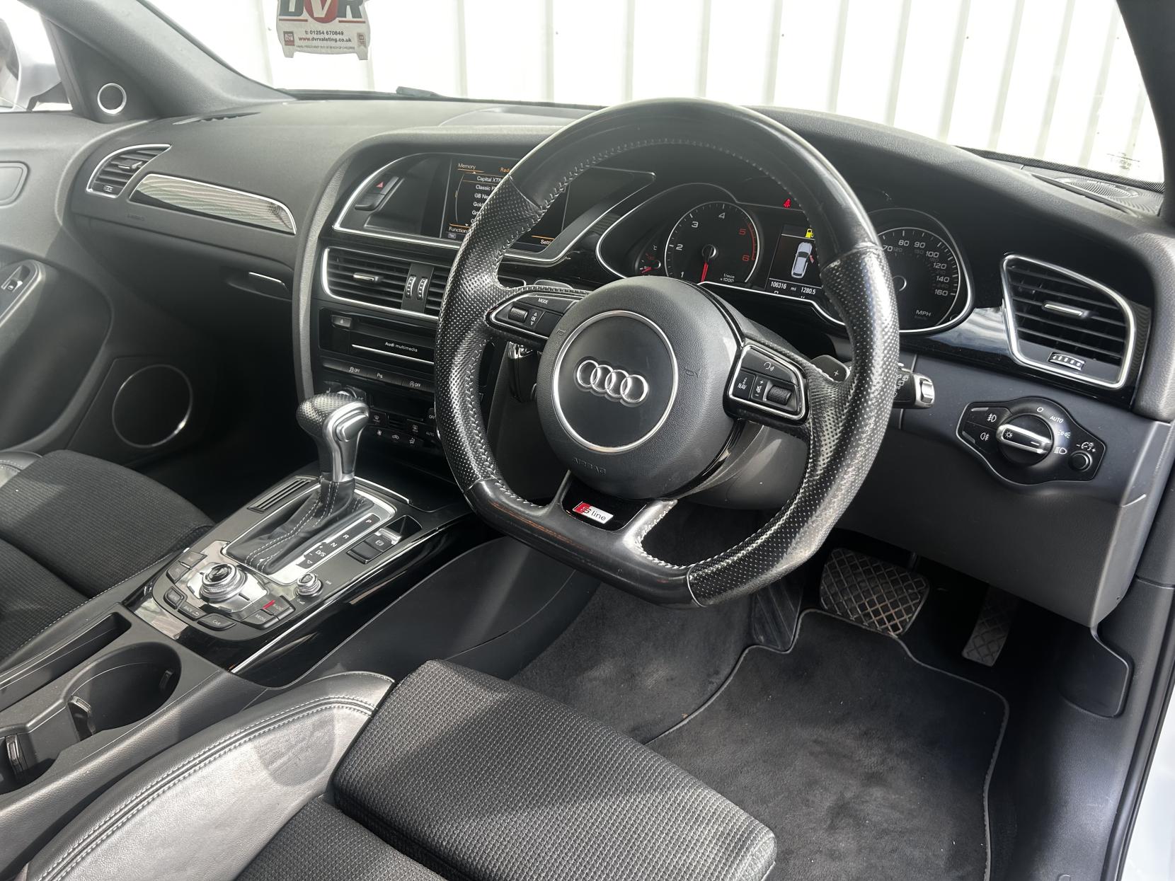 Audi A4 Avant 2.0 TDI Black Edition Estate 5dr Diesel Multitronic Euro 5 (s/s) (150 ps)