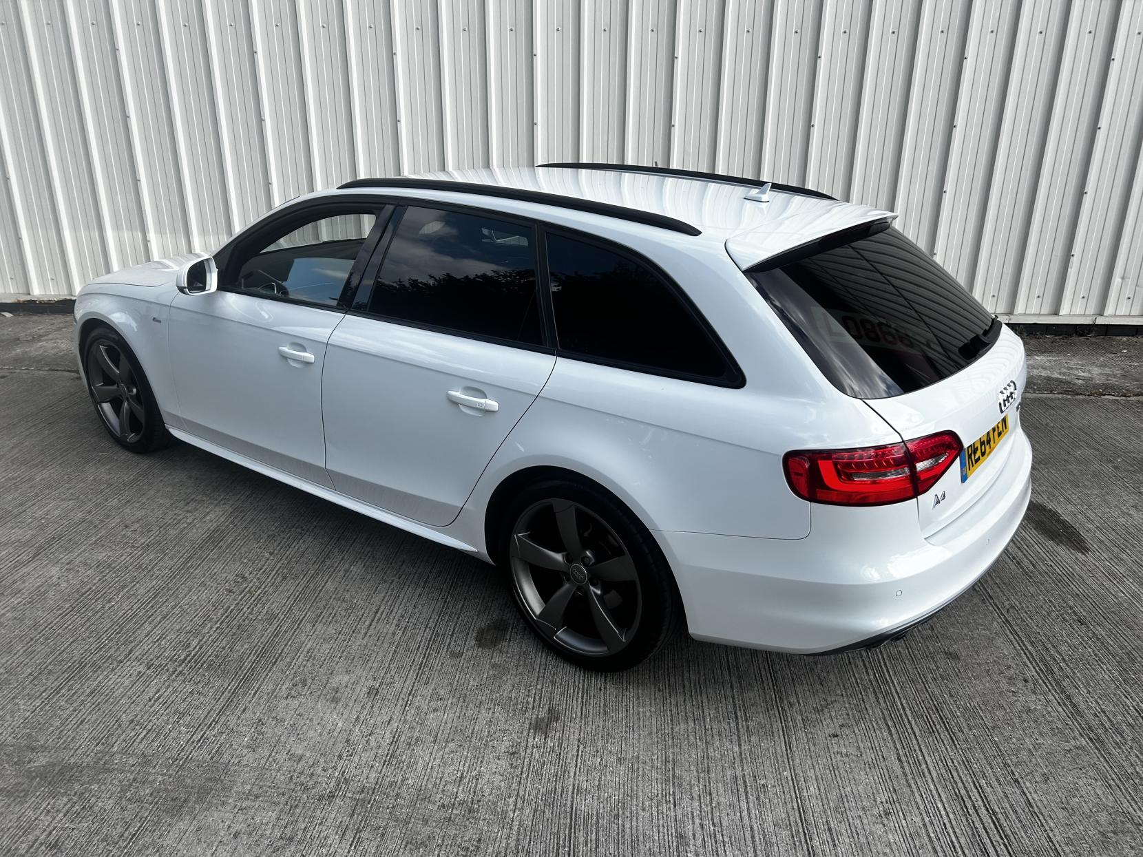 Audi A4 Avant 2.0 TDI Black Edition Estate 5dr Diesel Multitronic Euro 5 (s/s) (150 ps)