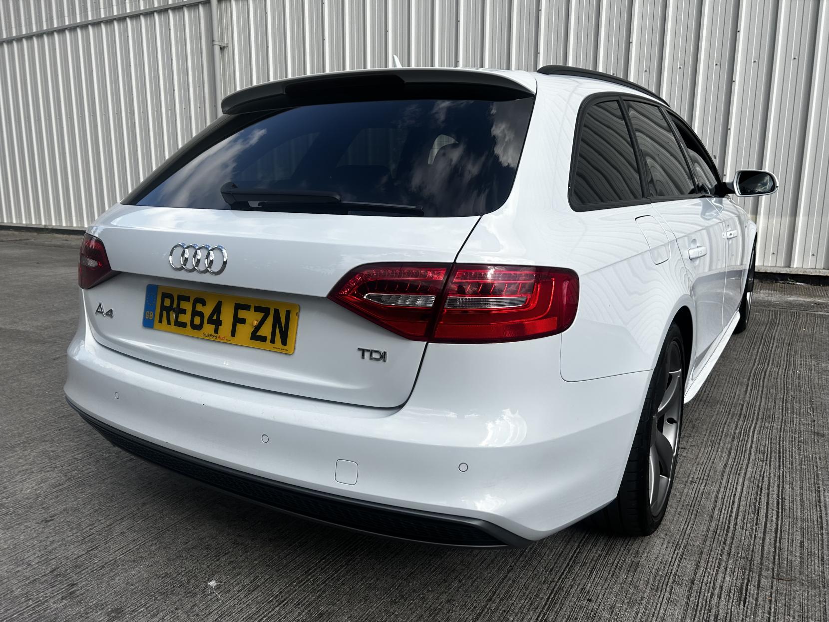 Audi A4 Avant 2.0 TDI Black Edition Estate 5dr Diesel Multitronic Euro 5 (s/s) (150 ps)