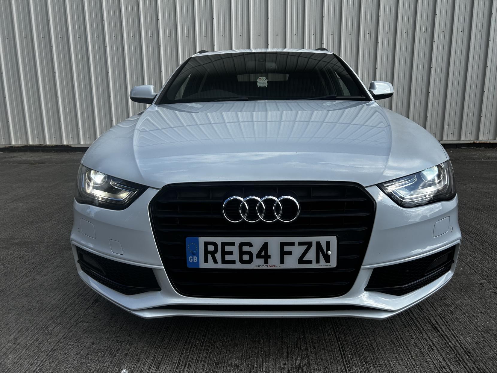 Audi A4 Avant 2.0 TDI Black Edition Estate 5dr Diesel Multitronic Euro 5 (s/s) (150 ps)
