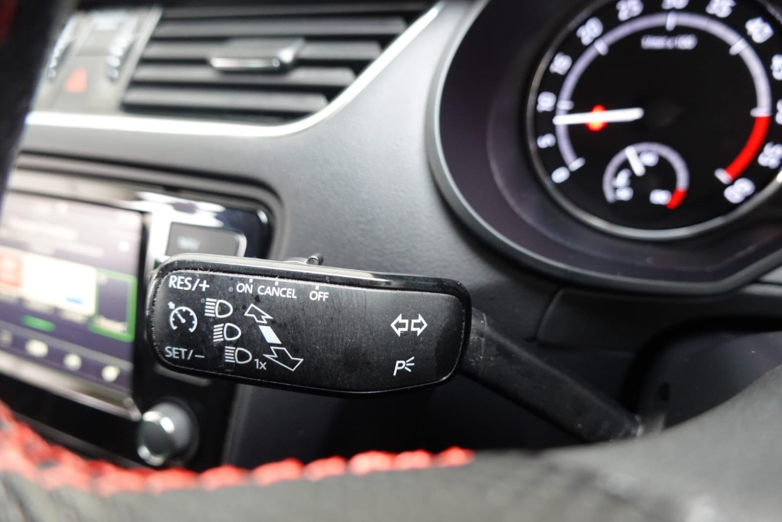 Skoda Octavia 2.0 TDI vRS Estate 5dr Diesel Manual Euro 6 (s/s) (184 ps)