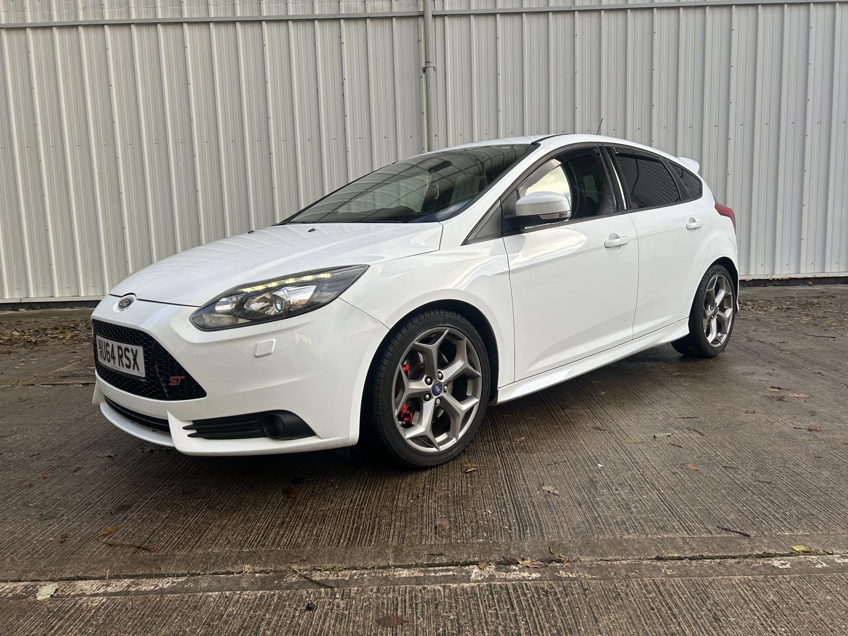 Ford Focus 2.0T EcoBoost ST-3 Hatchback 5dr Petrol Manual Euro 5 (s/s) (250 ps)