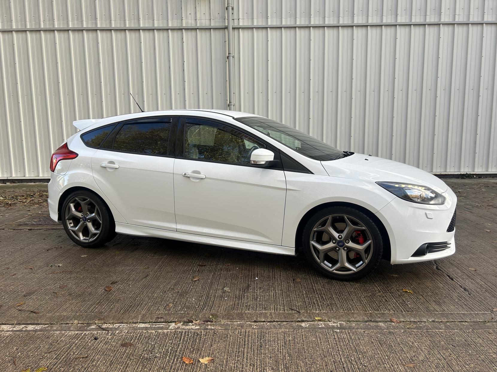 Ford Focus 2.0T EcoBoost ST-3 Hatchback 5dr Petrol Manual Euro 5 (s/s) (250 ps)