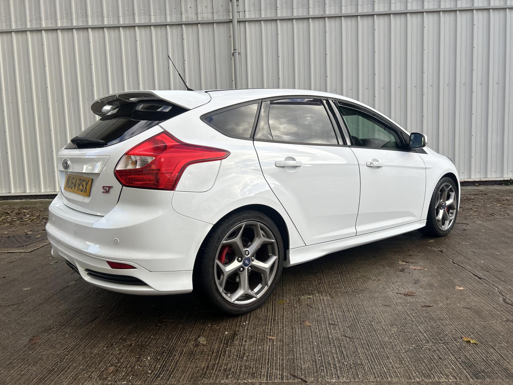 Ford Focus 2.0T EcoBoost ST-3 Hatchback 5dr Petrol Manual Euro 5 (s/s) (250 ps)