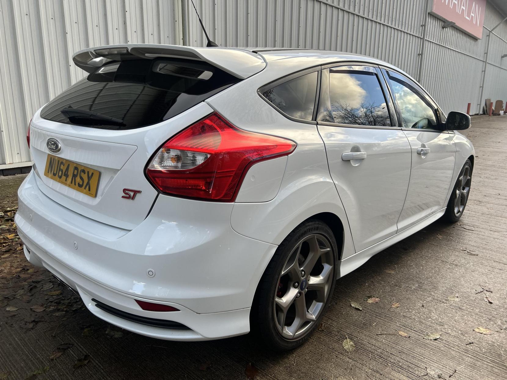 Ford Focus 2.0T EcoBoost ST-3 Hatchback 5dr Petrol Manual Euro 5 (s/s) (250 ps)