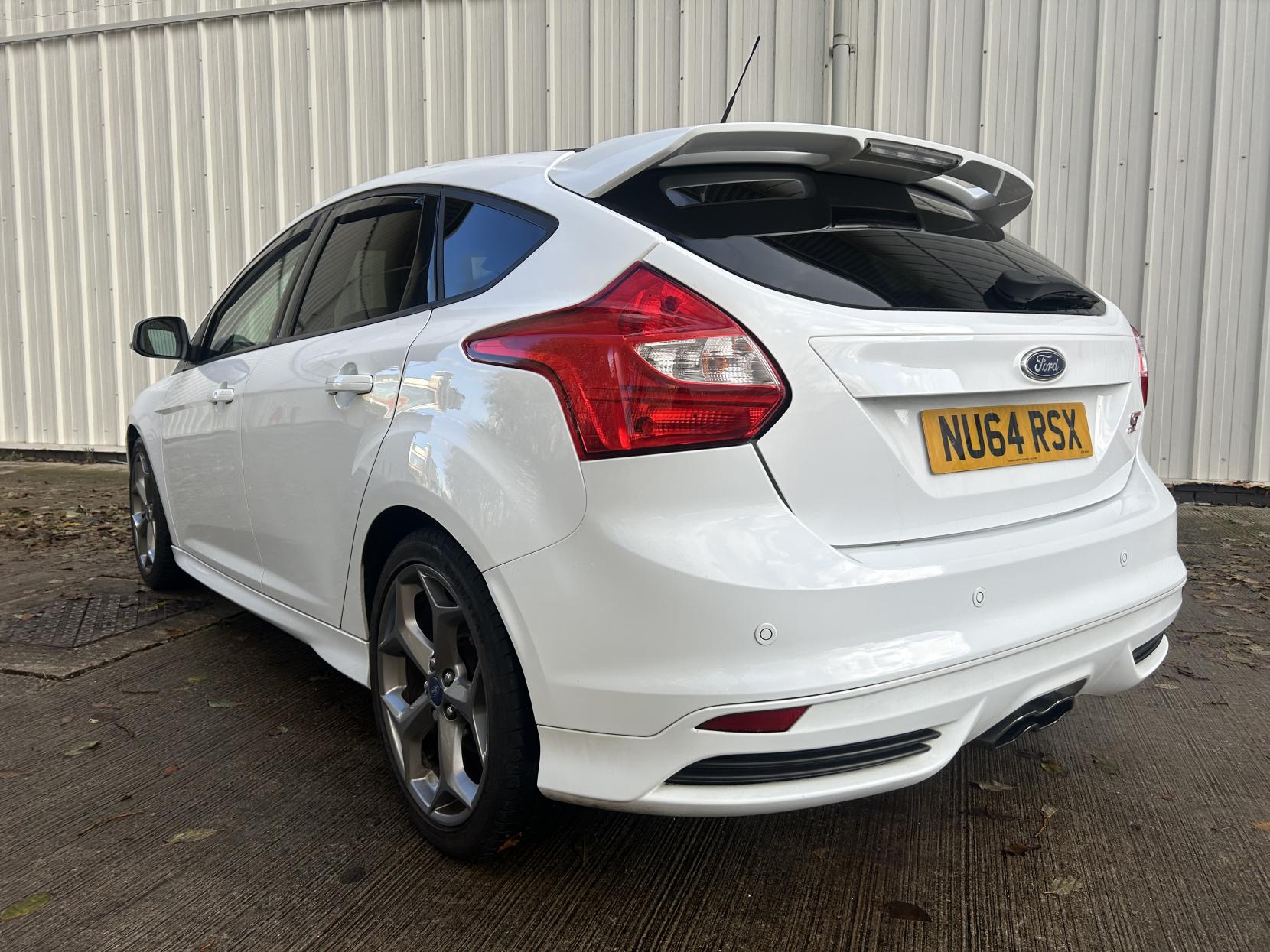 Ford Focus 2.0T EcoBoost ST-3 Hatchback 5dr Petrol Manual Euro 5 (s/s) (250 ps)