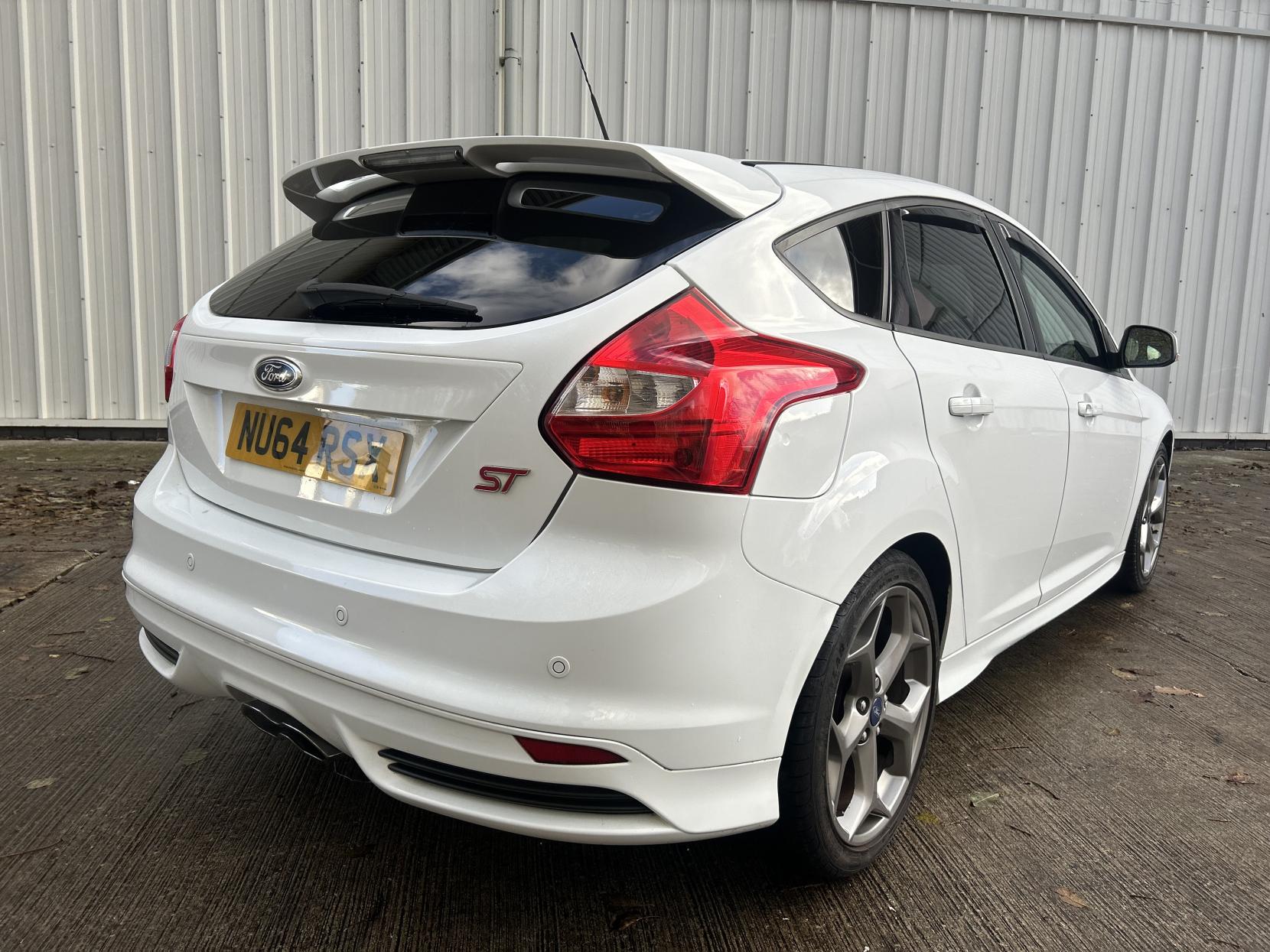 Ford Focus 2.0T EcoBoost ST-3 Hatchback 5dr Petrol Manual Euro 5 (s/s) (250 ps)