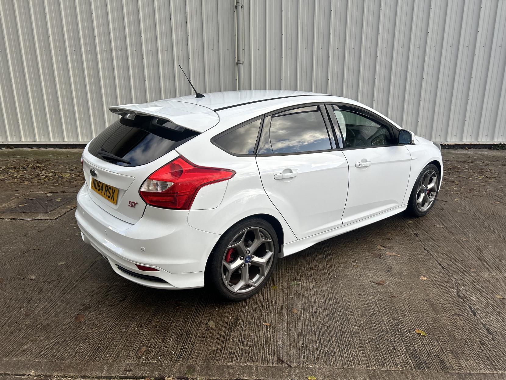 Ford Focus 2.0T EcoBoost ST-3 Hatchback 5dr Petrol Manual Euro 5 (s/s) (250 ps)