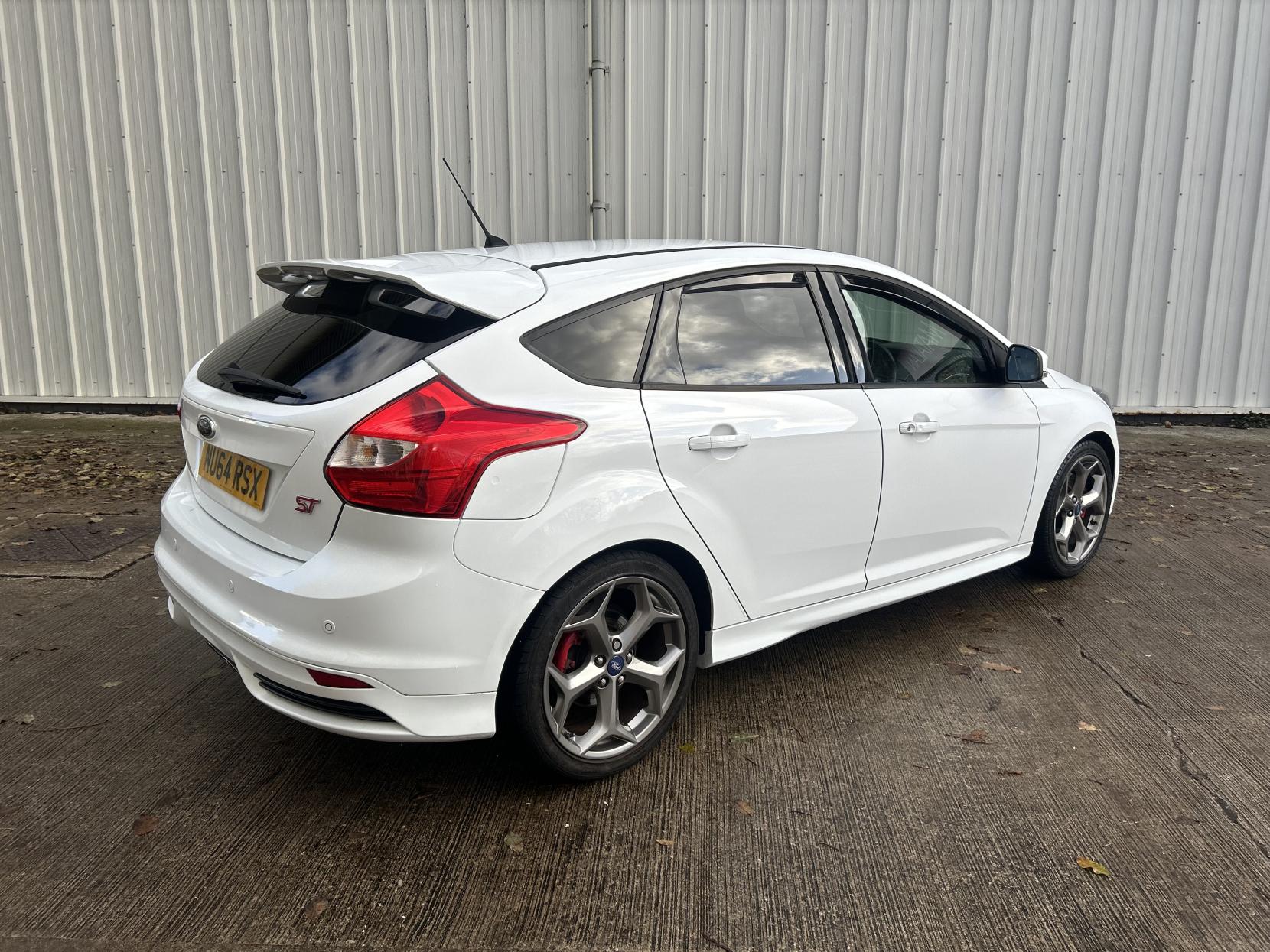 Ford Focus 2.0T EcoBoost ST-3 Hatchback 5dr Petrol Manual Euro 5 (s/s) (250 ps)