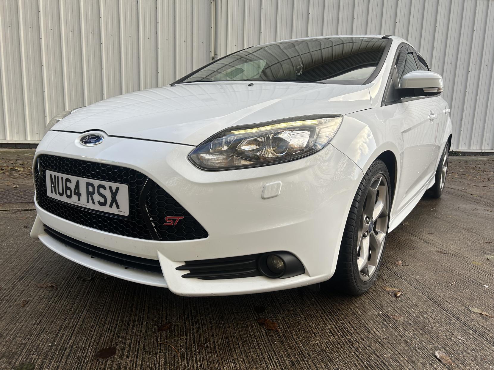 Ford Focus 2.0T EcoBoost ST-3 Hatchback 5dr Petrol Manual Euro 5 (s/s) (250 ps)