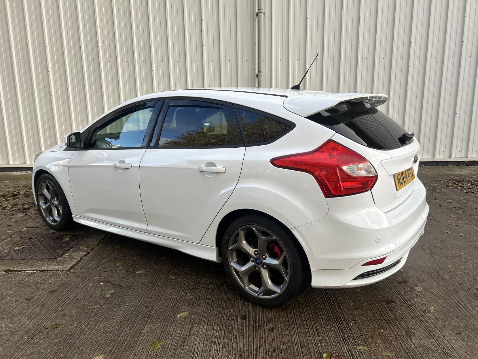 Ford Focus 2.0T EcoBoost ST-3 Hatchback 5dr Petrol Manual Euro 5 (s/s) (250 ps)