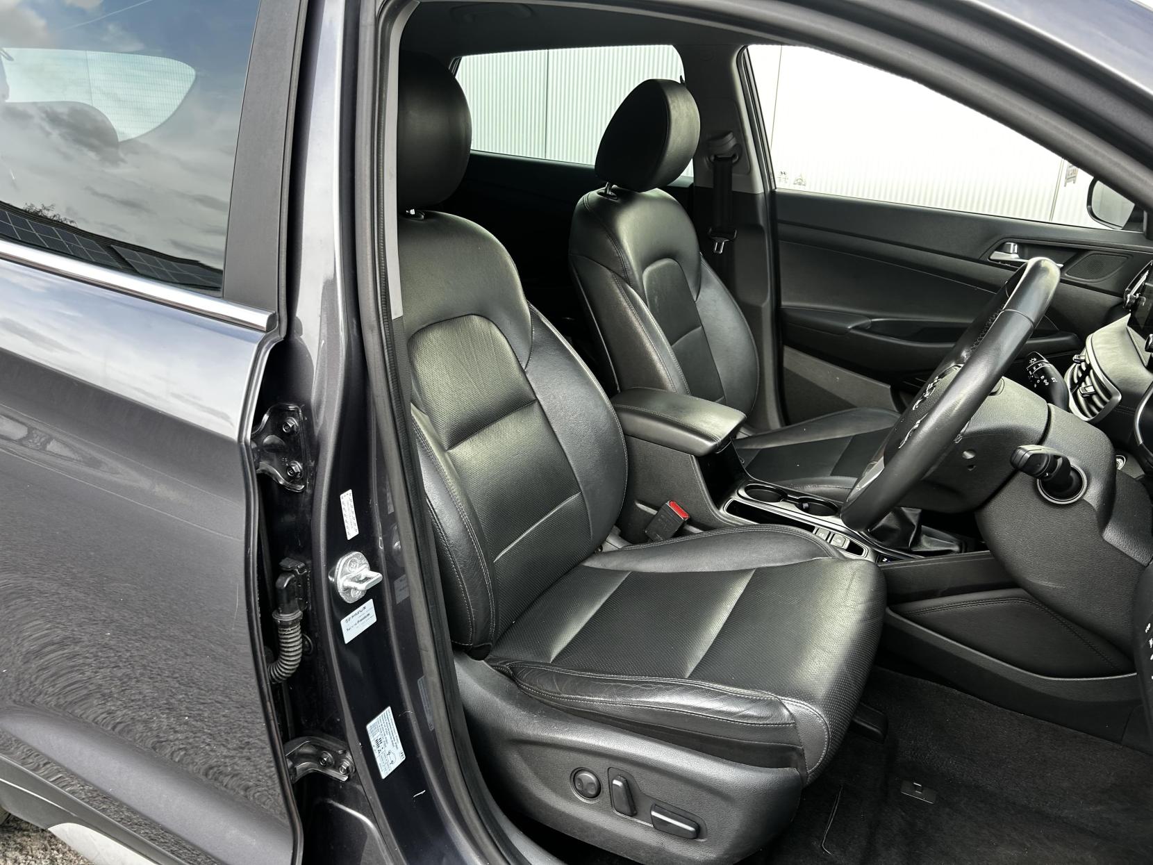 Hyundai TUCSON 1.6 CRDi Premium SUV 5dr Diesel Manual Euro 6 (s/s) (115 ps)