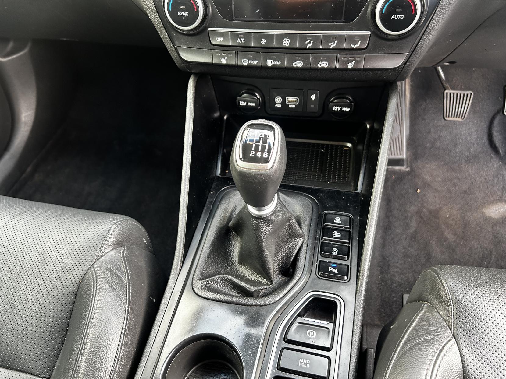 Hyundai TUCSON 1.6 CRDi Premium SUV 5dr Diesel Manual Euro 6 (s/s) (115 ps)