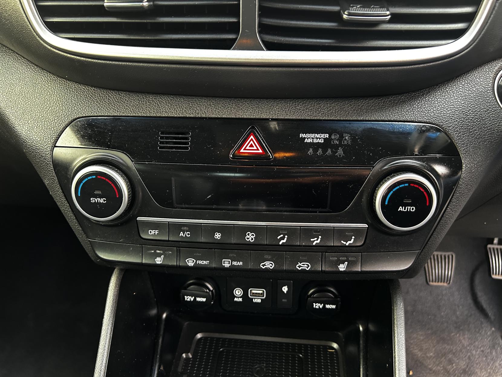 Hyundai TUCSON 1.6 CRDi Premium SUV 5dr Diesel Manual Euro 6 (s/s) (115 ps)