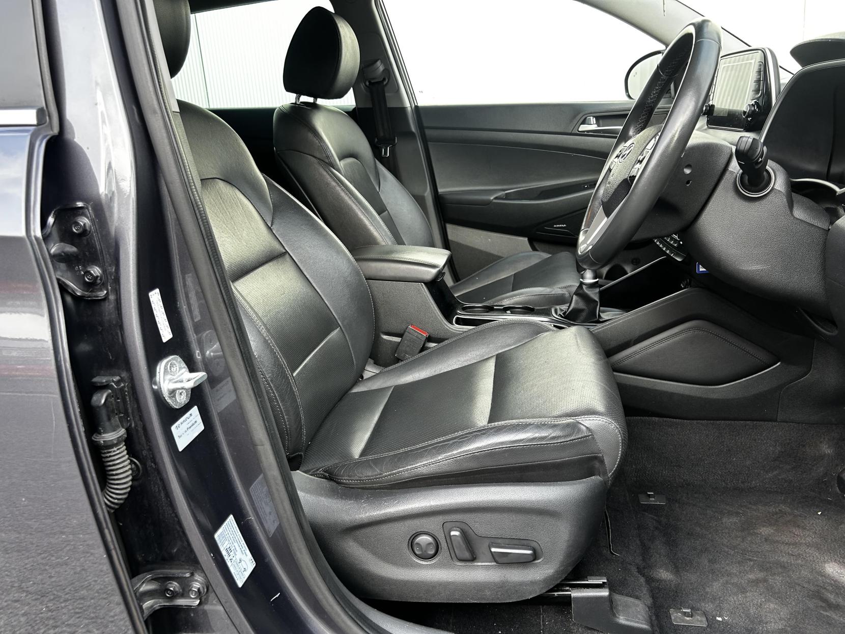 Hyundai TUCSON 1.6 CRDi Premium SUV 5dr Diesel Manual Euro 6 (s/s) (115 ps)